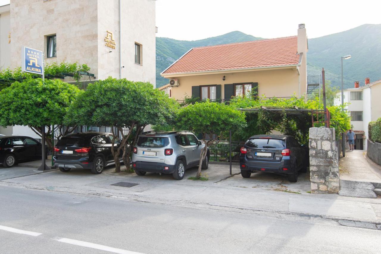 Apartments Kiki Cattaro Esterno foto